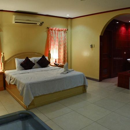 Subic Waterfront Resort And Hotel Ngoại thất bức ảnh