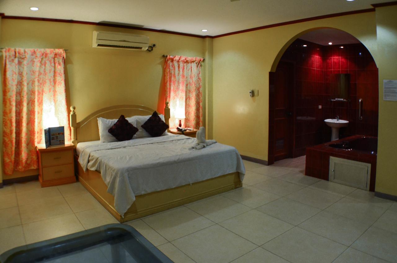 Subic Waterfront Resort And Hotel Ngoại thất bức ảnh